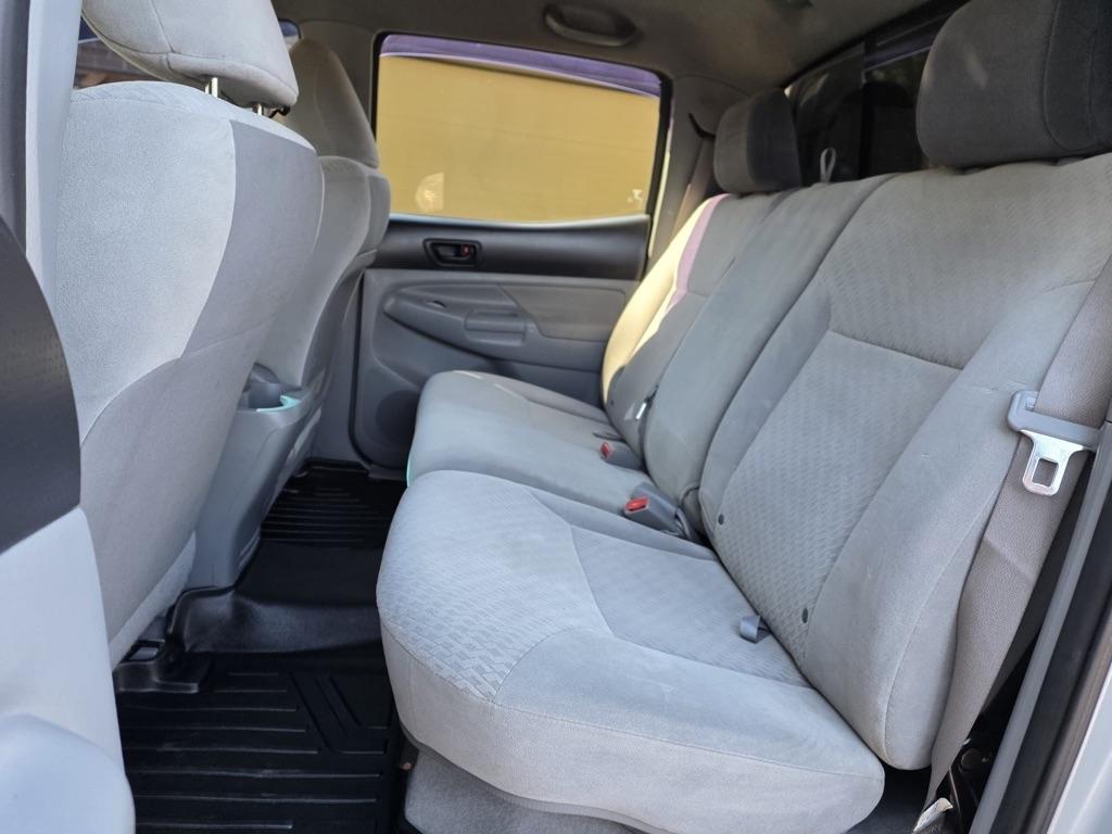 Toyota Tacoma 4WD Double LB V6 AT (Natl) 2010