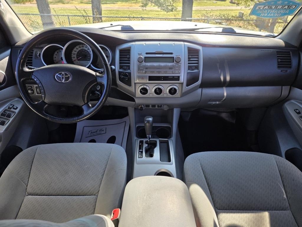 Toyota Tacoma 4WD Double LB V6 AT (Natl) 2010