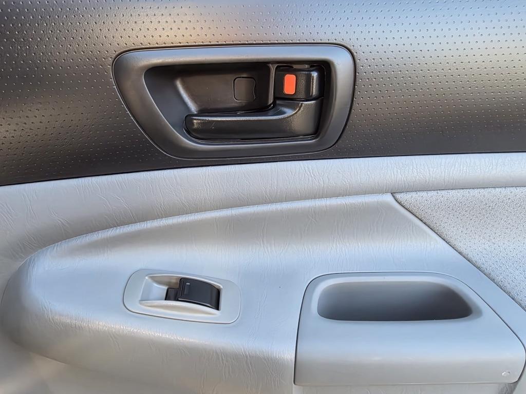 Toyota Tacoma 4WD Double LB V6 AT (Natl) 2010