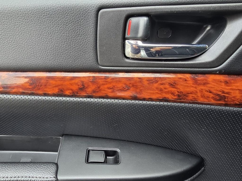 Subaru Outback 4dr Wgn H4 Auto 2.5i Limited 2012