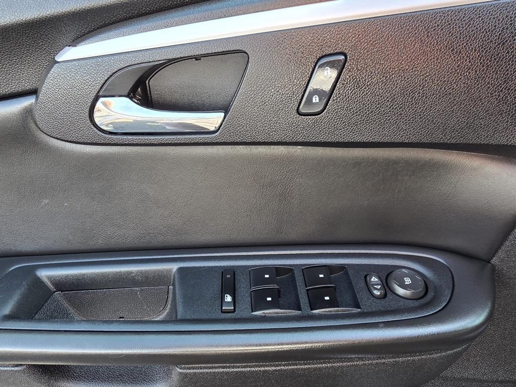 Chevrolet Traverse FWD 4dr LT w/1LT 2011