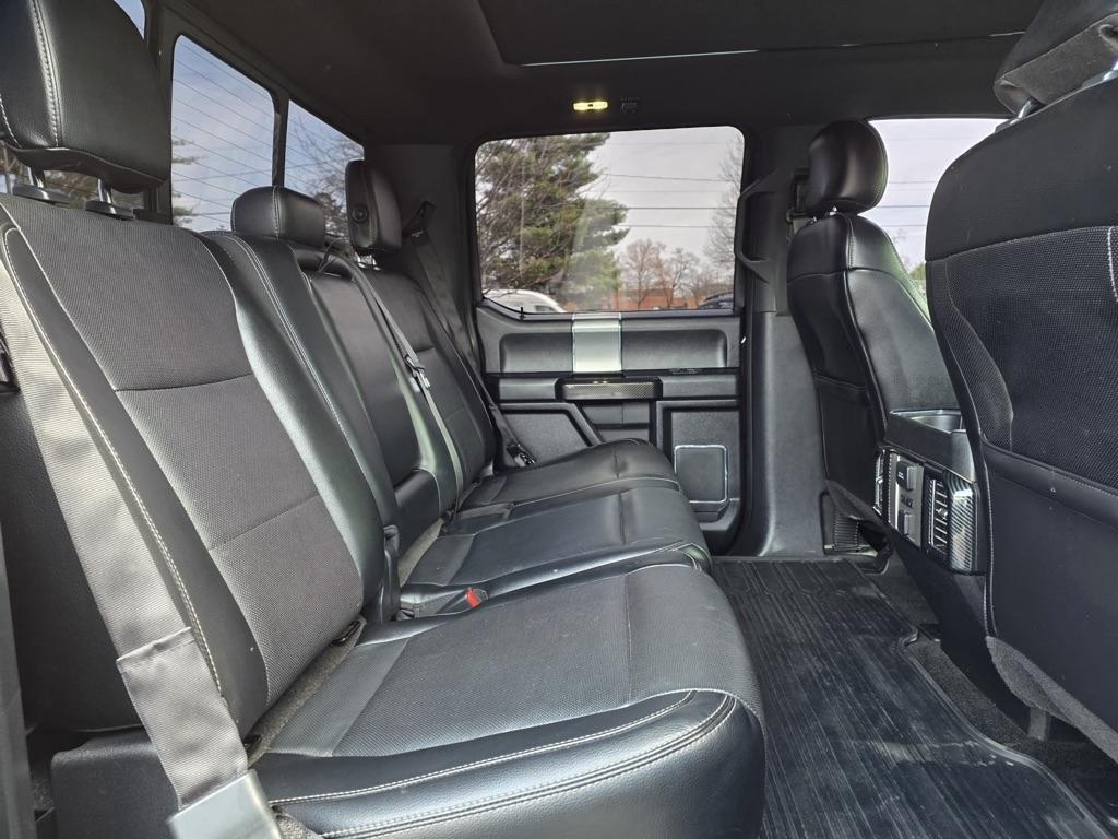 Ford F-150 4WD SuperCrew 157" Lariat w/HD Payload Pkg 2015