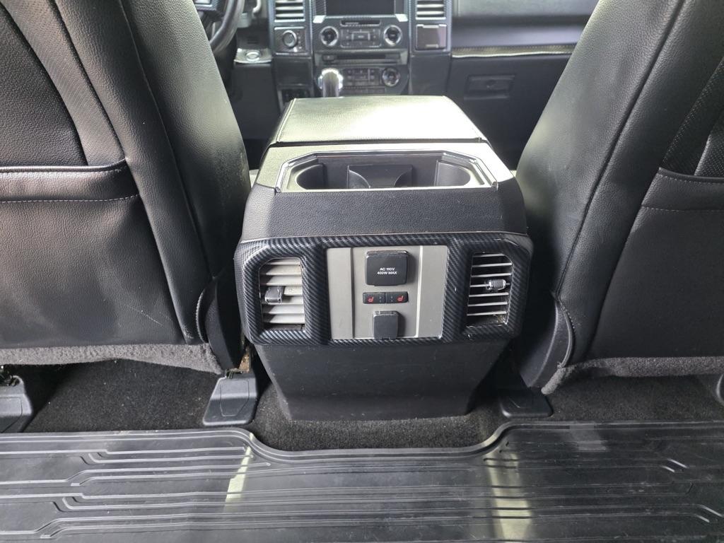 Ford F-150 4WD SuperCrew 157" Lariat w/HD Payload Pkg 2015