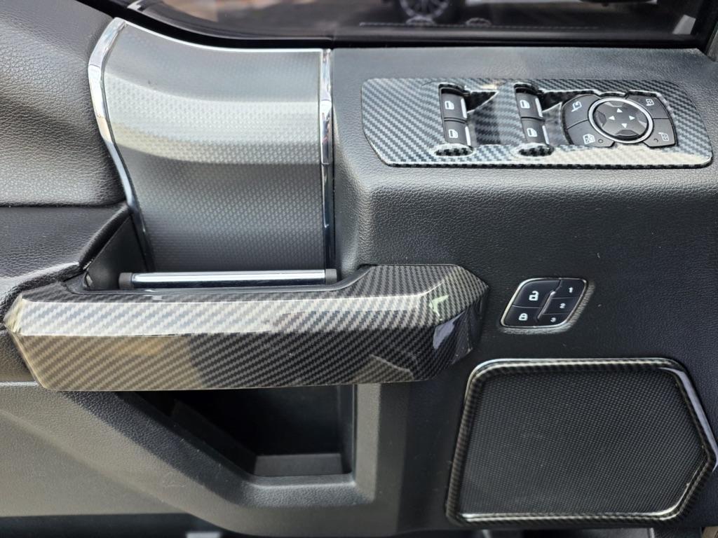 Ford F-150 4WD SuperCrew 157" Lariat w/HD Payload Pkg 2015