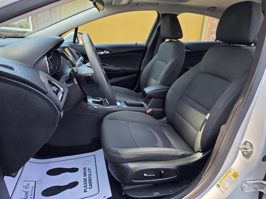 Chevrolet Cruze 4dr HB 1.4L LT w/1SD 2017