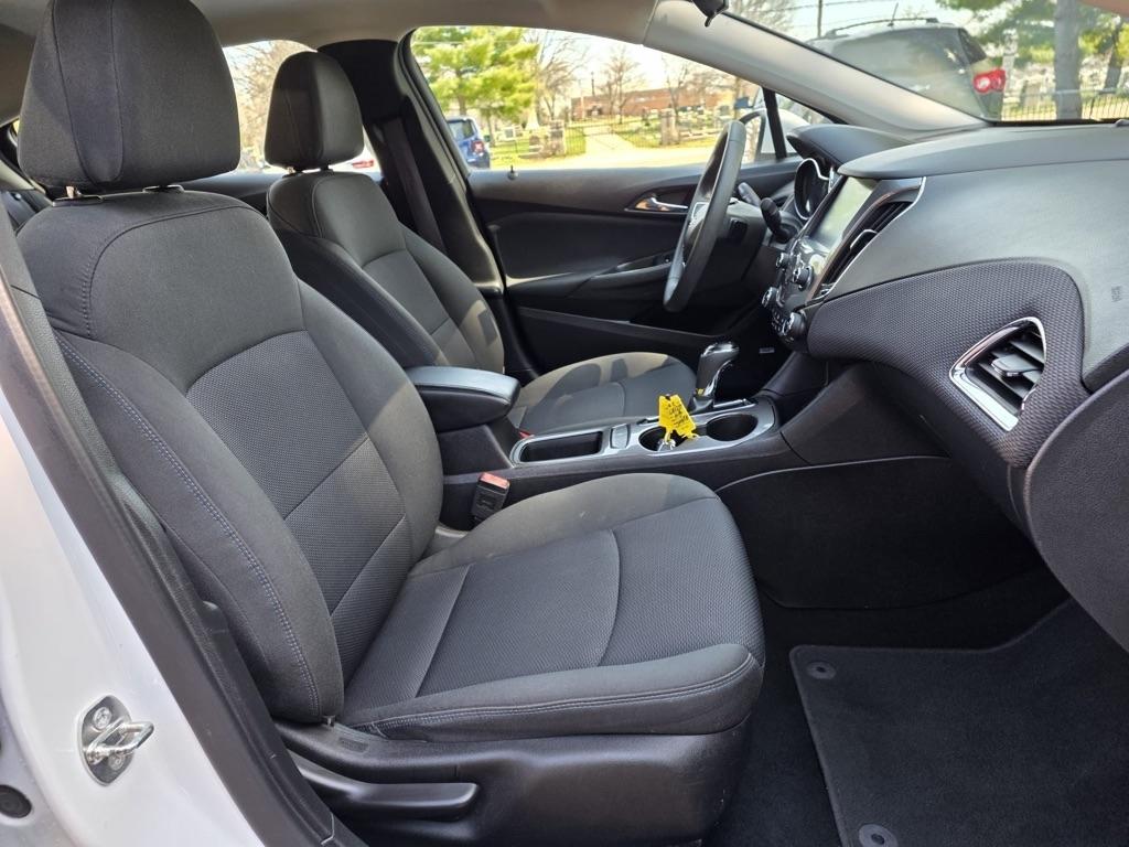 Chevrolet Cruze 4dr HB 1.4L LT w/1SD 2017