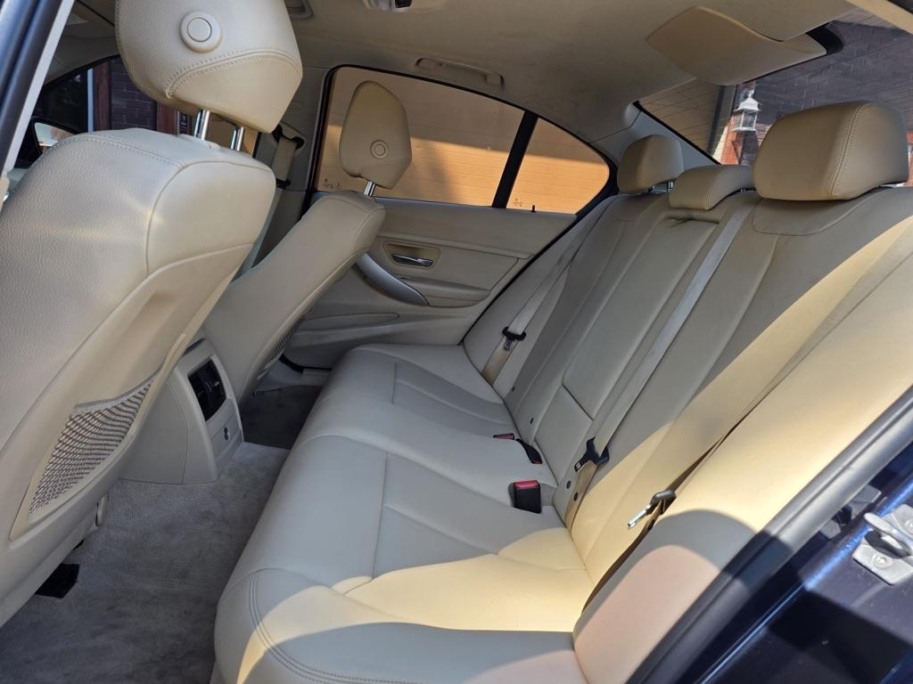 BMW 3 Series 4dr Sdn 320i RWD South Africa 2016