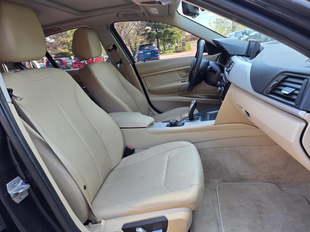 BMW 3 Series 4dr Sdn 320i RWD South Africa 2016