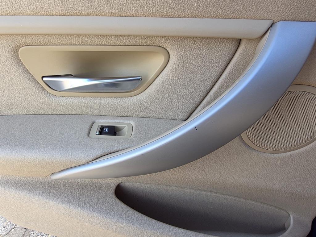 BMW 3 Series 4dr Sdn 320i RWD South Africa 2016