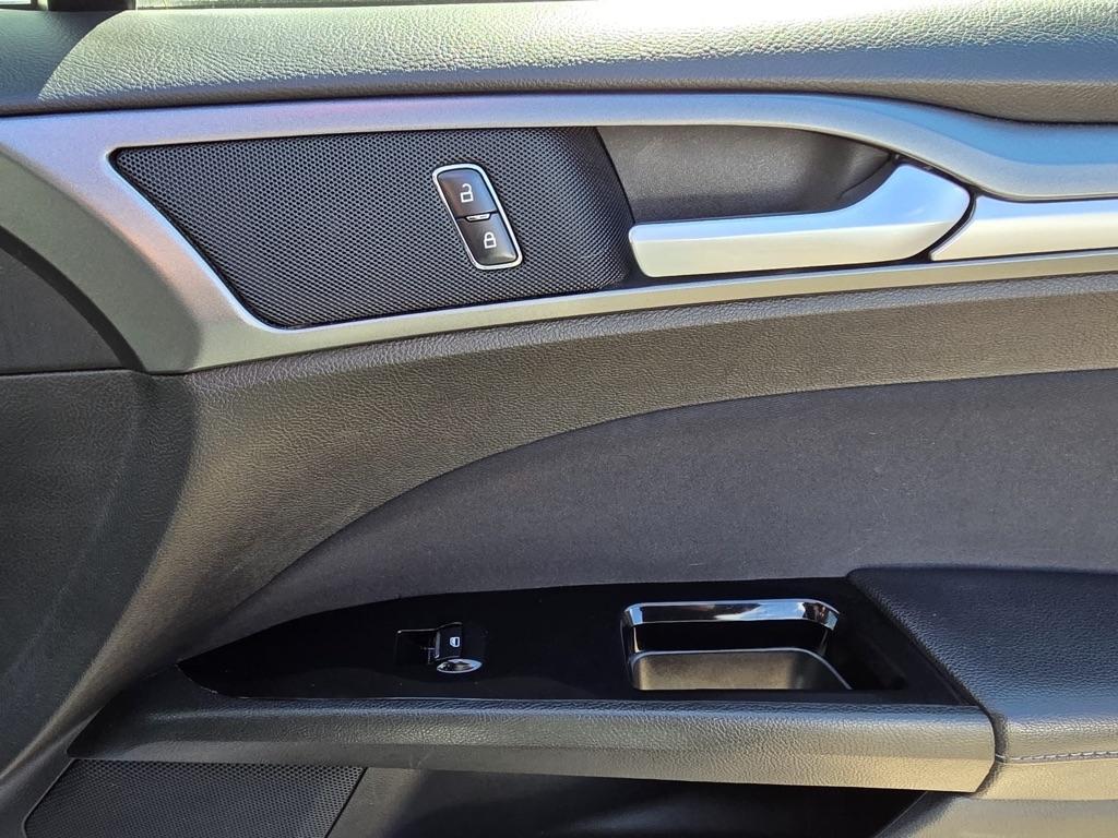 Ford Fusion 4dr Sdn SE Hybrid FWD 2016