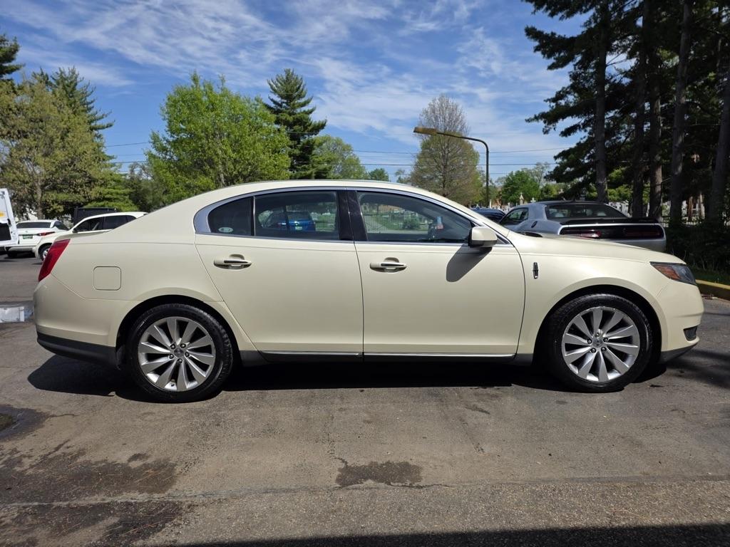 Lincoln MKS 4dr Sdn 3.7L FWD 2015
