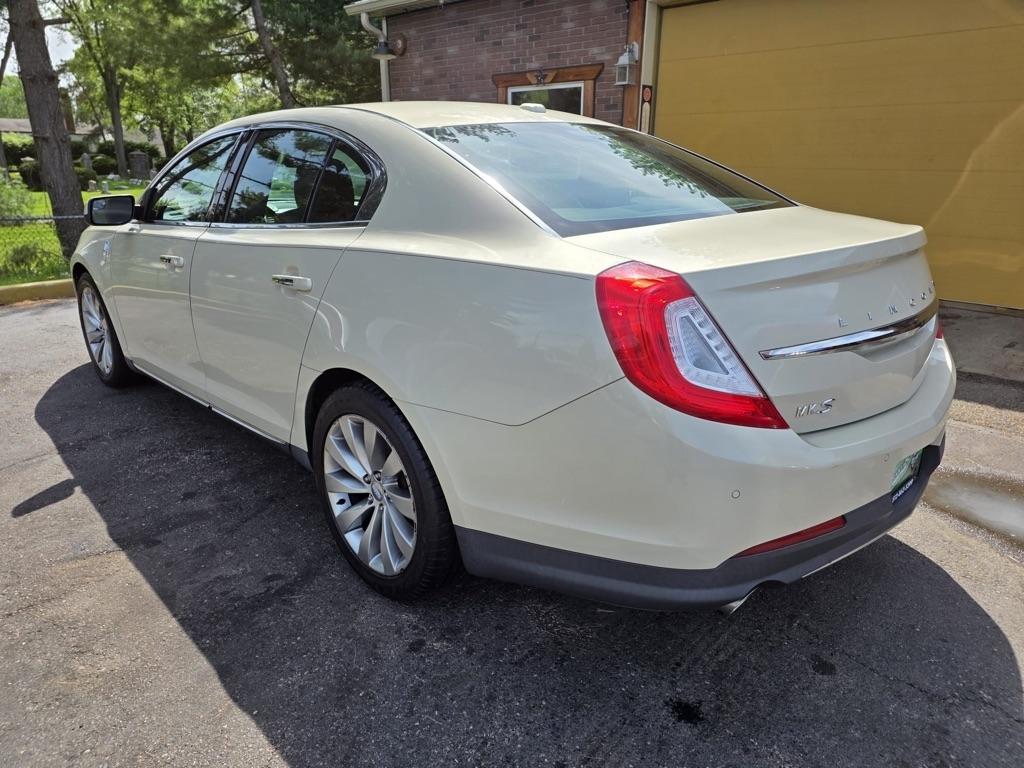 Lincoln MKS 4dr Sdn 3.7L FWD 2015