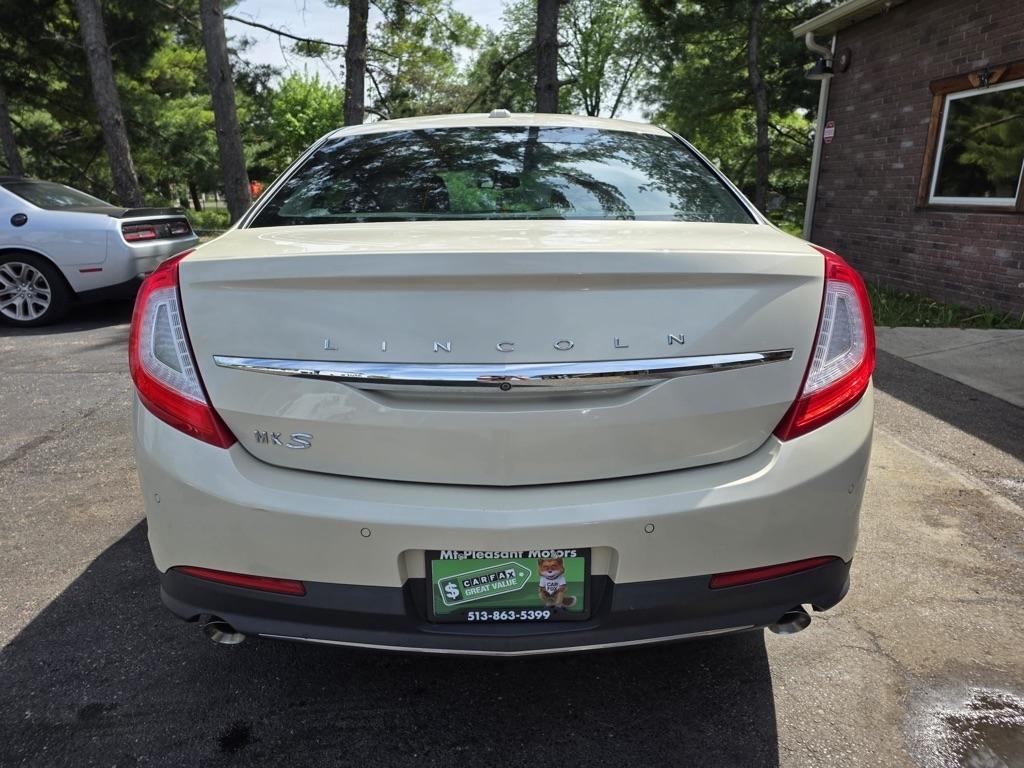 Lincoln MKS 4dr Sdn 3.7L FWD 2015