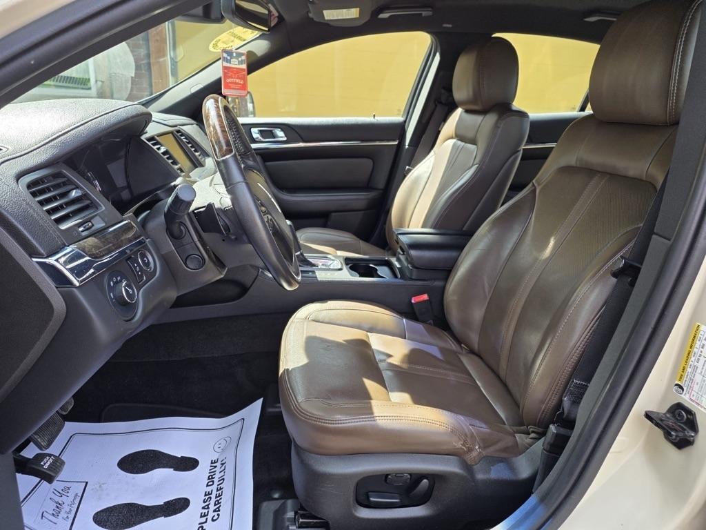 Lincoln MKS 4dr Sdn 3.7L FWD 2015