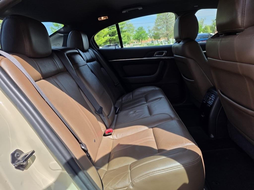 Lincoln MKS 4dr Sdn 3.7L FWD 2015