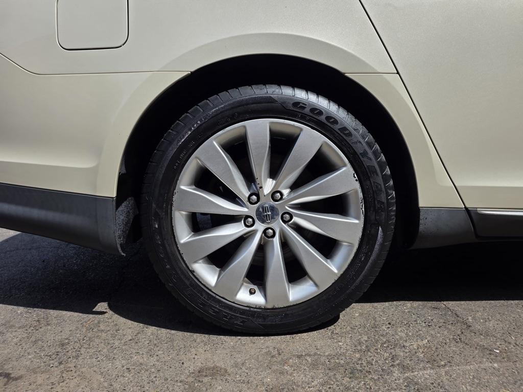 Lincoln MKS 4dr Sdn 3.7L FWD 2015