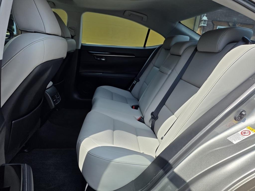 Lexus ES ES 350 FWD 2017