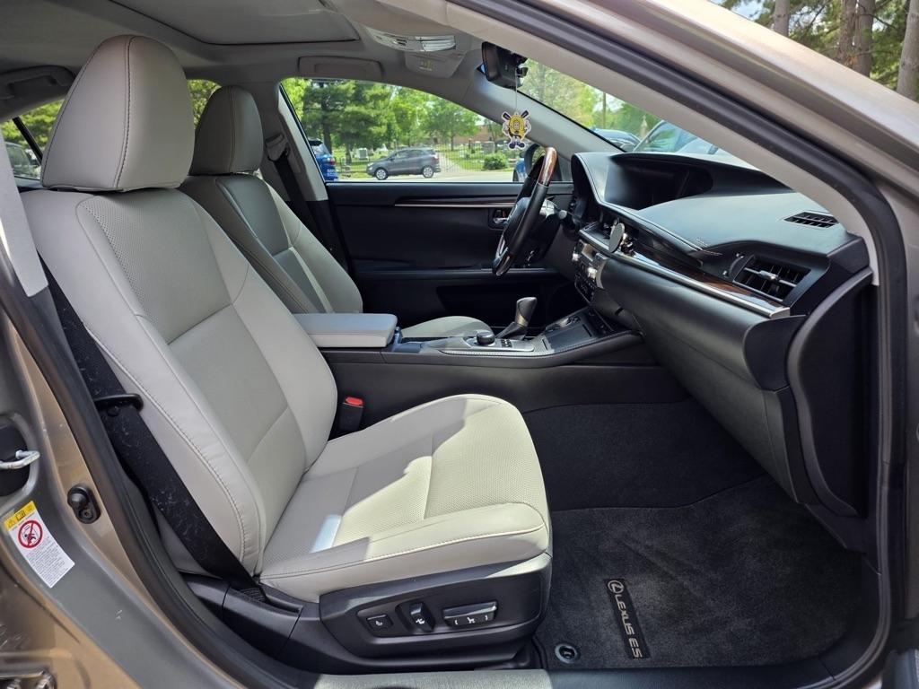 Lexus ES ES 350 FWD 2017