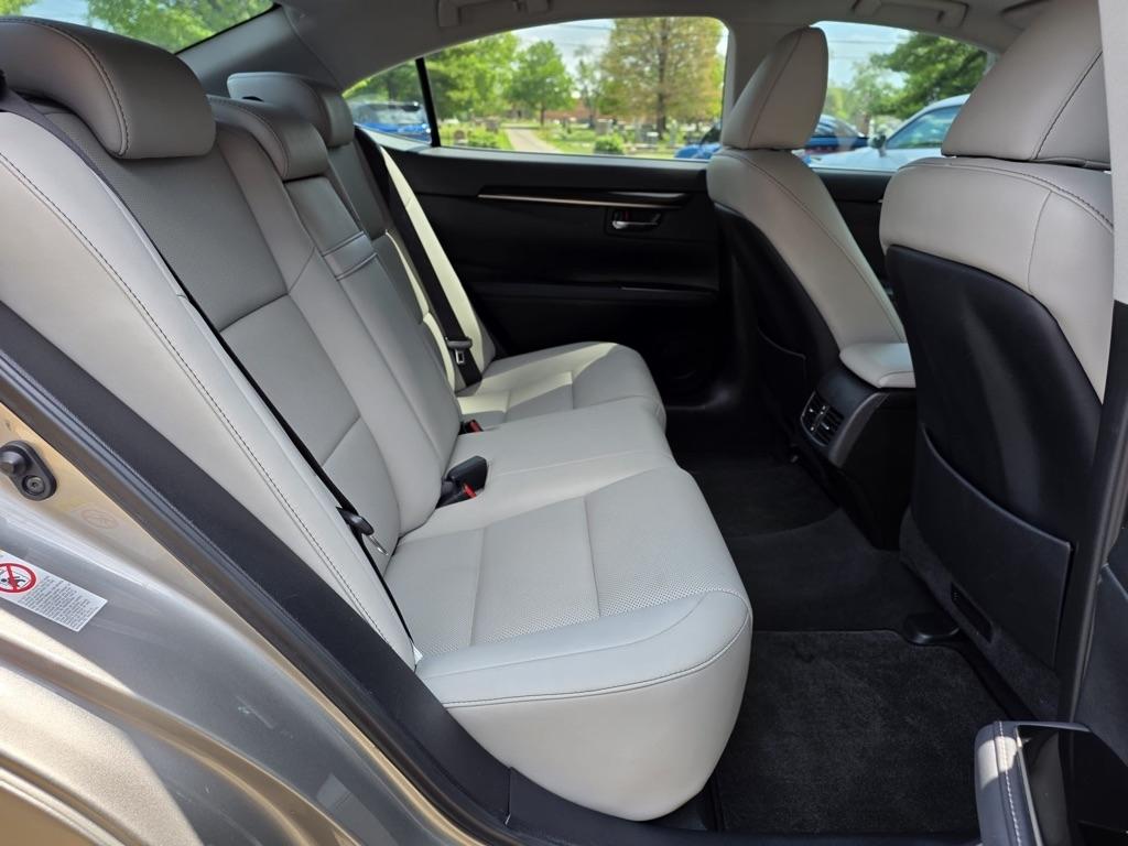 Lexus ES ES 350 FWD 2017