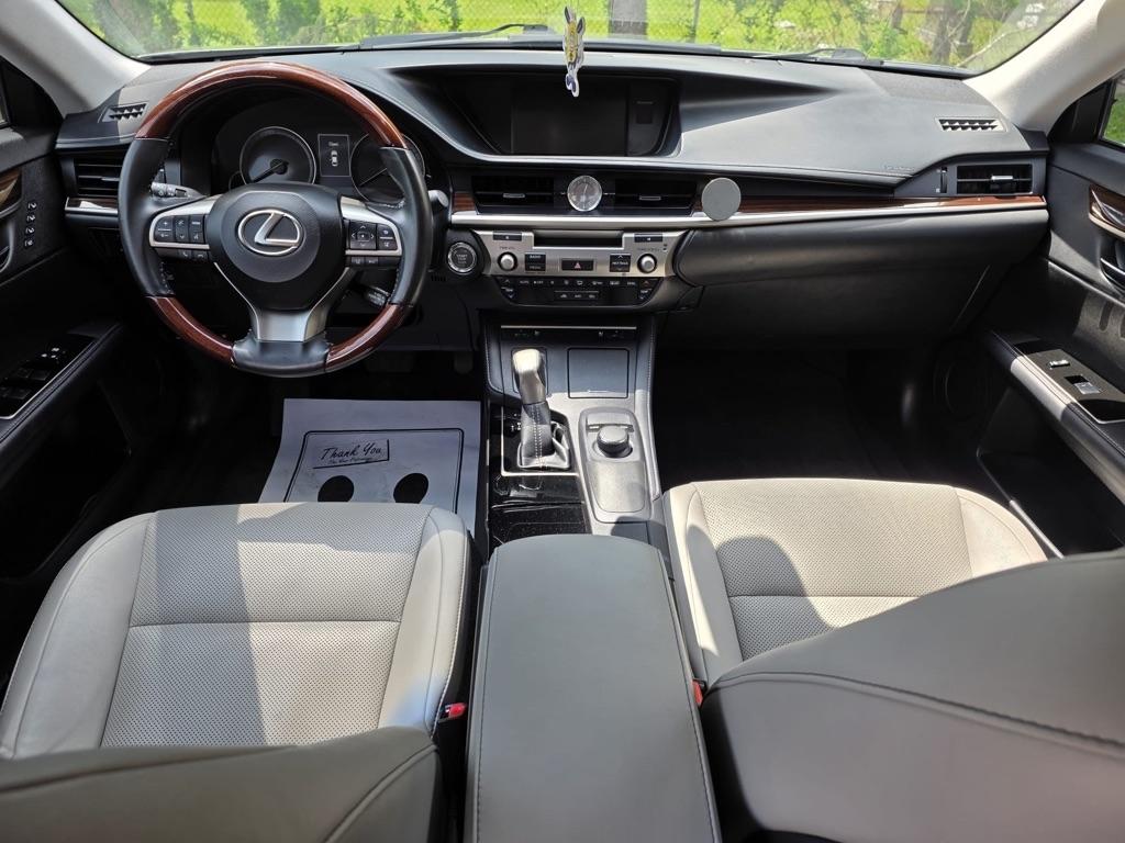 Lexus ES ES 350 FWD 2017