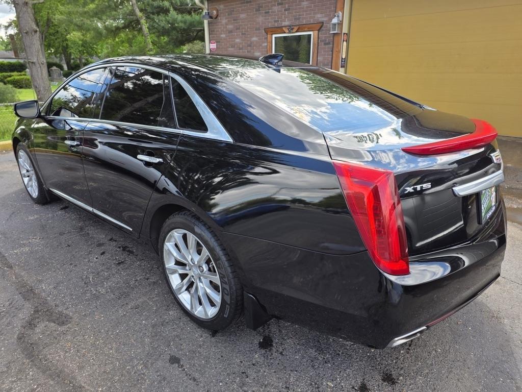 Cadillac XTS 4dr Sdn Luxury Collection FWD 2016
