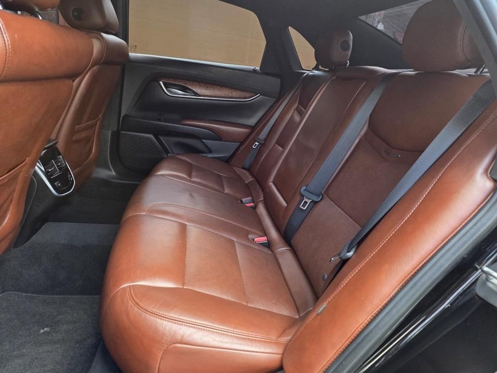 Cadillac XTS 4dr Sdn Luxury Collection FWD 2016