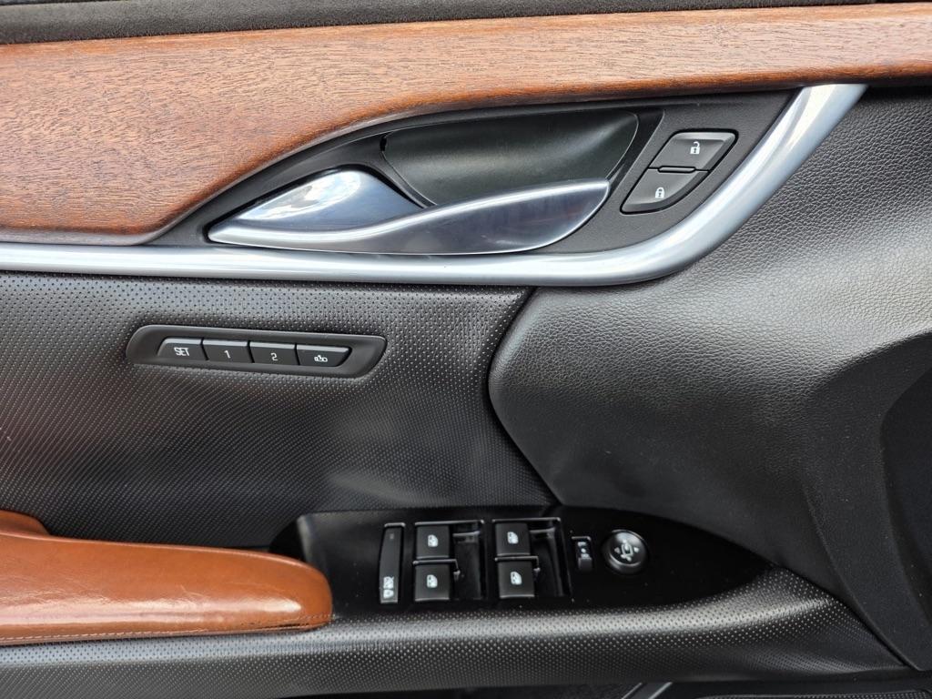 Cadillac XTS 4dr Sdn Luxury Collection FWD 2016