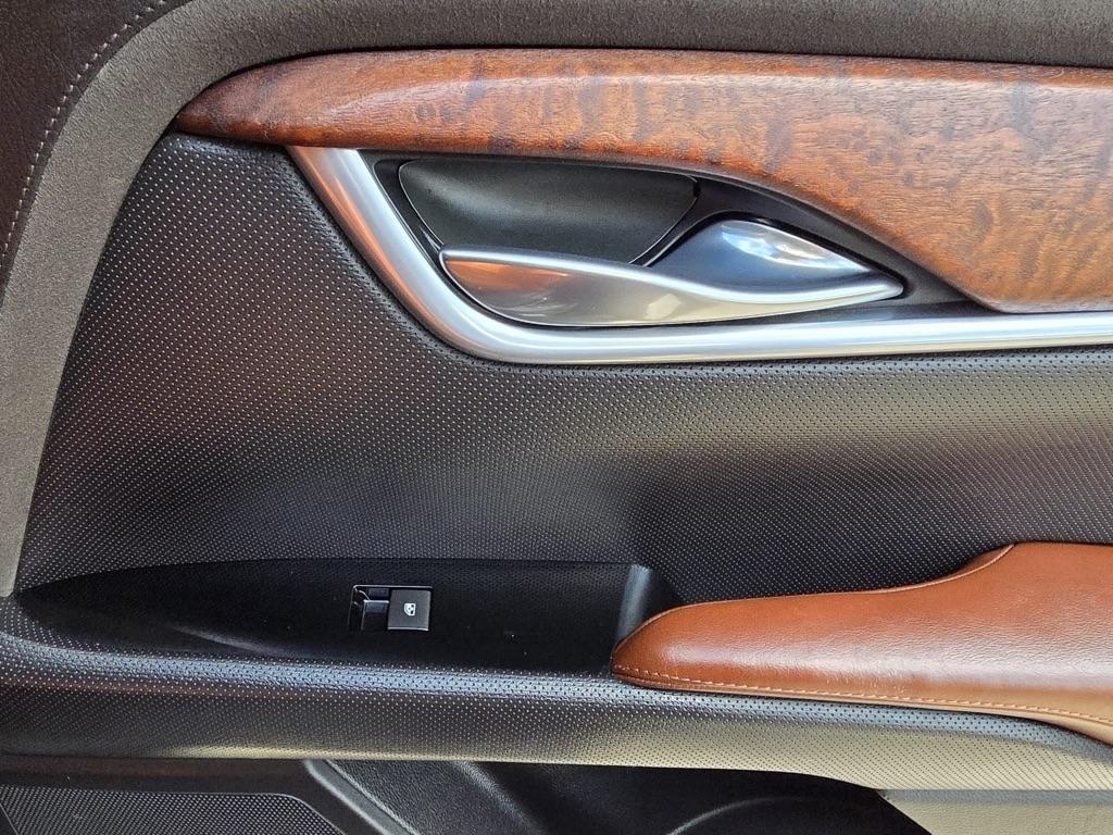 Cadillac XTS 4dr Sdn Luxury Collection FWD 2016