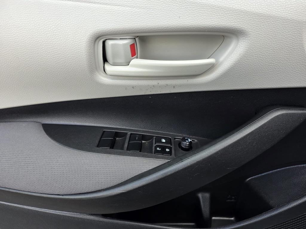 Toyota Corolla LE CVT (Natl) 2022