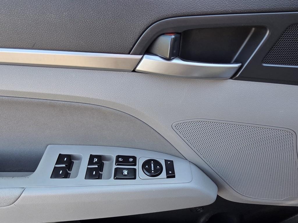 Hyundai Elantra Value Edition IVT 2020