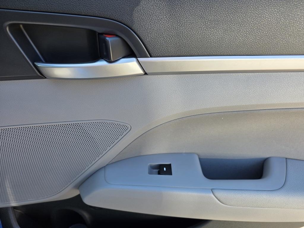 Hyundai Elantra Value Edition IVT 2020
