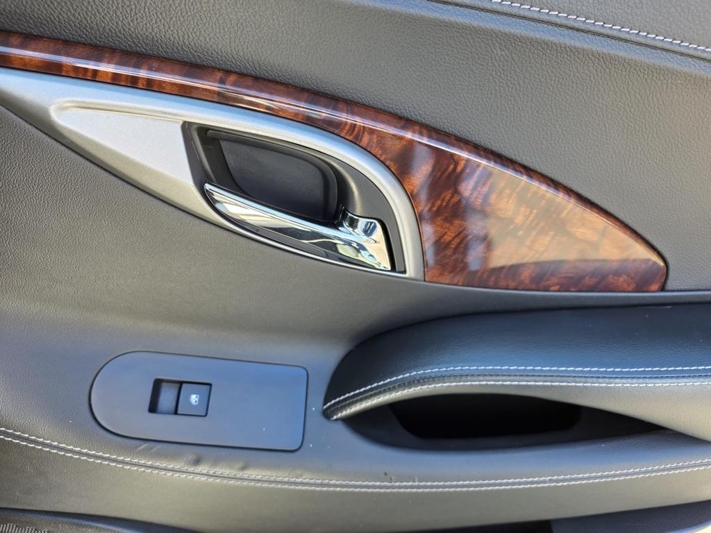 Buick LaCrosse 4dr Sdn Leather FWD 2013