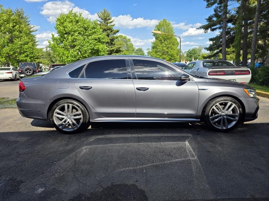 Volkswagen Passat R-Line w/Comfort Pkg Auto 2017