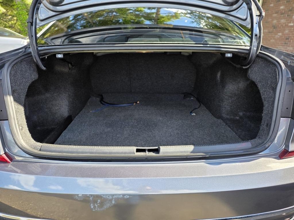 Volkswagen Passat R-Line w/Comfort Pkg Auto 2017