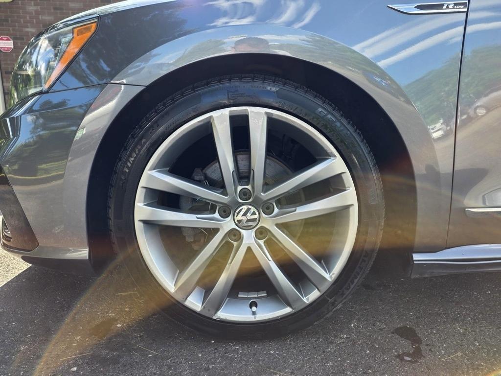 Volkswagen Passat R-Line w/Comfort Pkg Auto 2017