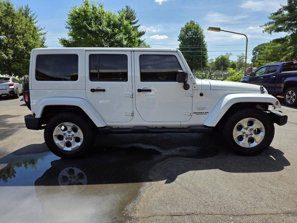 Jeep Wrangler Unlimited 4WD 4dr Sahara 2013