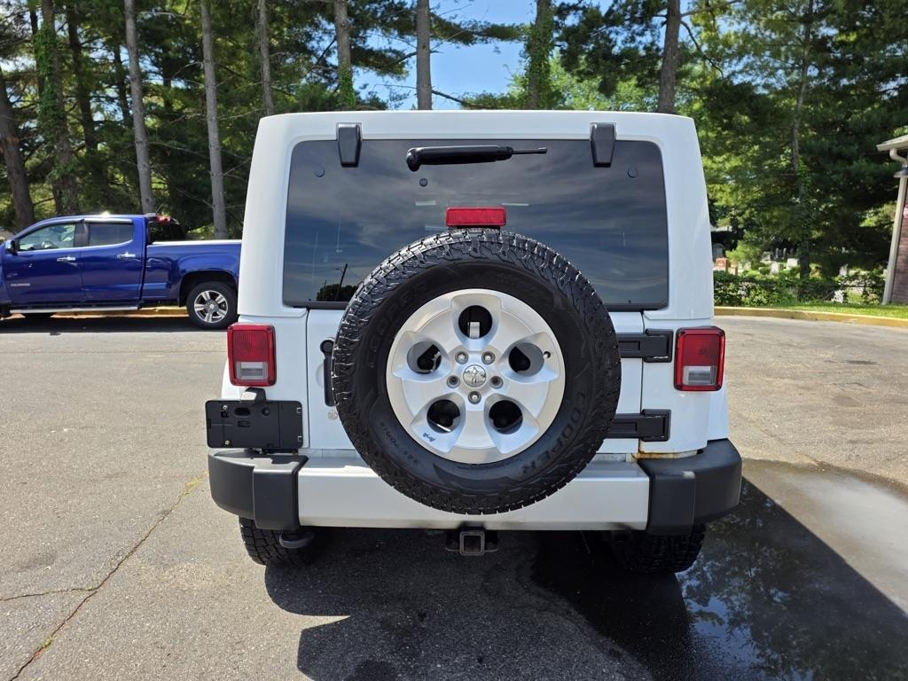 Jeep Wrangler Unlimited 4WD 4dr Sahara 2013