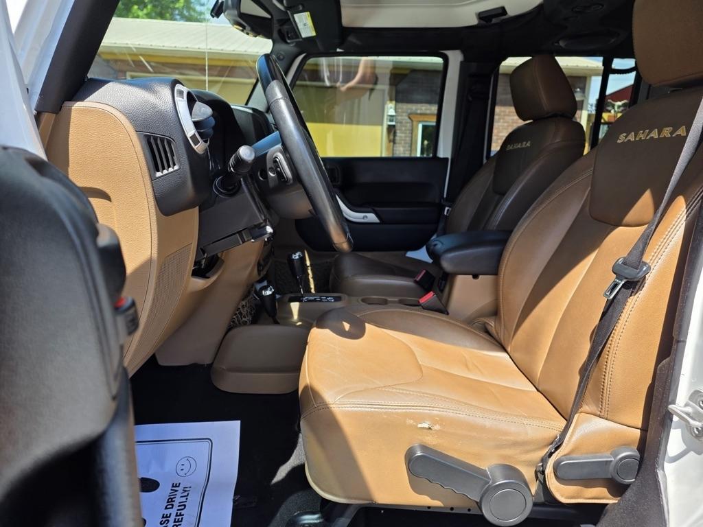 Jeep Wrangler Unlimited 4WD 4dr Sahara 2013