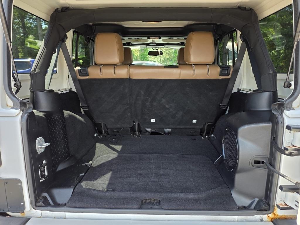 Jeep Wrangler Unlimited 4WD 4dr Sahara 2013