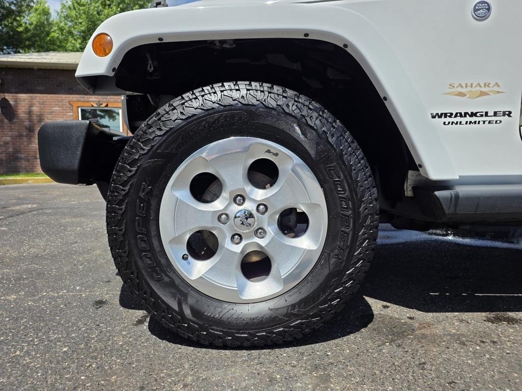 Jeep Wrangler Unlimited 4WD 4dr Sahara 2013