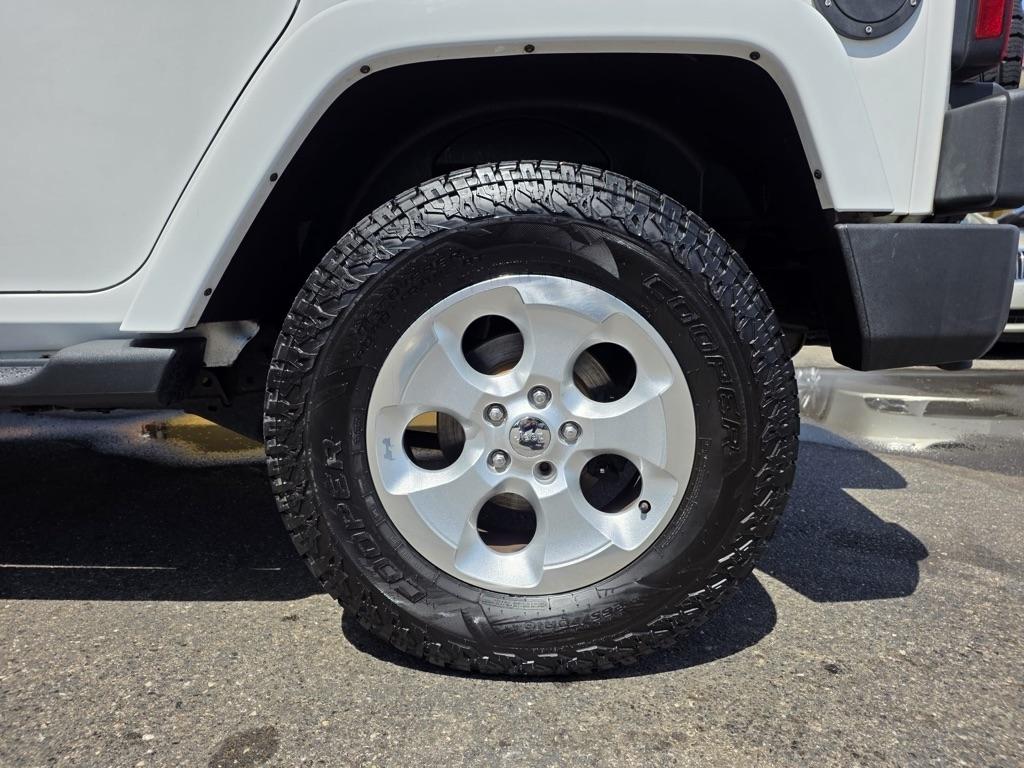 Jeep Wrangler Unlimited 4WD 4dr Sahara 2013