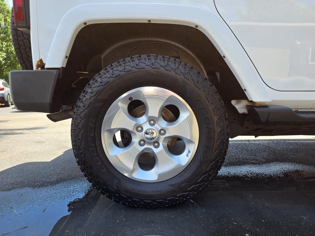Jeep Wrangler Unlimited 4WD 4dr Sahara 2013