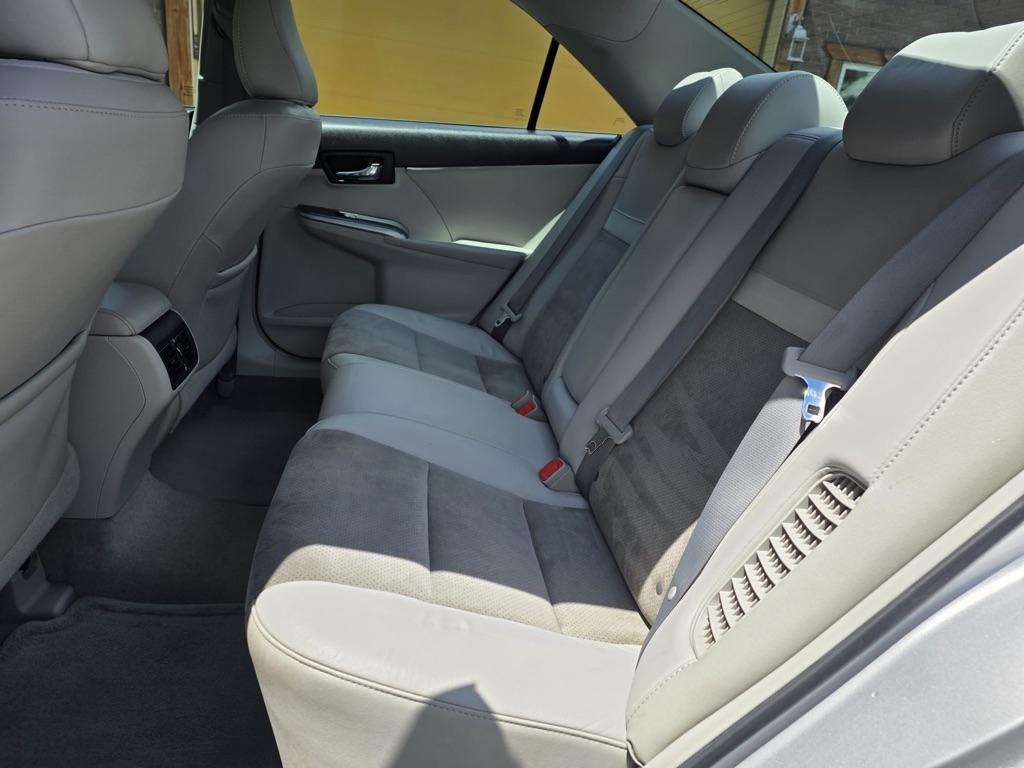 Toyota Camry Hybrid 4dr Sdn XLE (Natl) 2012