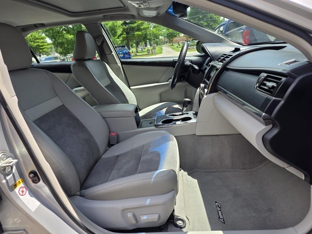Toyota Camry Hybrid 4dr Sdn XLE (Natl) 2012