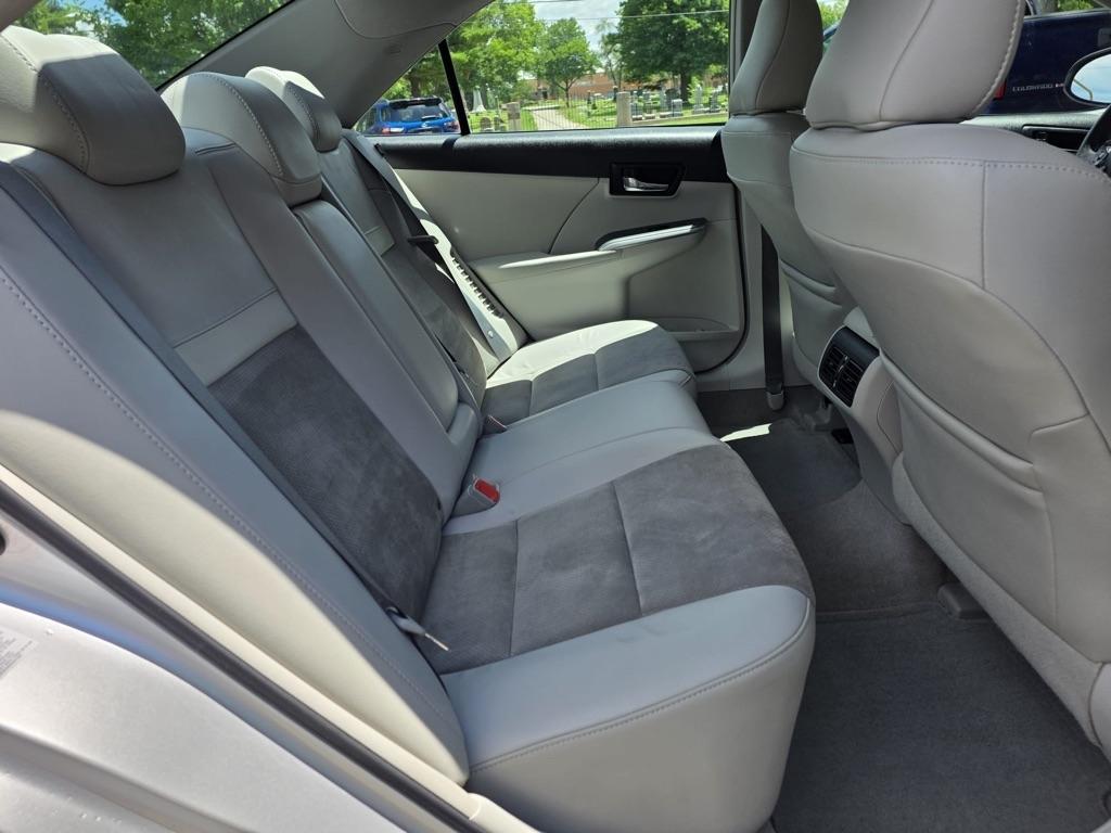 Toyota Camry Hybrid 4dr Sdn XLE (Natl) 2012