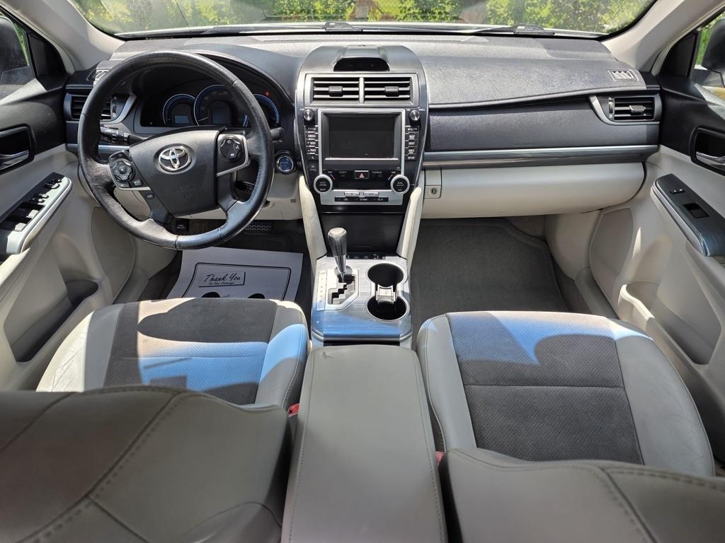 Toyota Camry Hybrid 4dr Sdn XLE (Natl) 2012