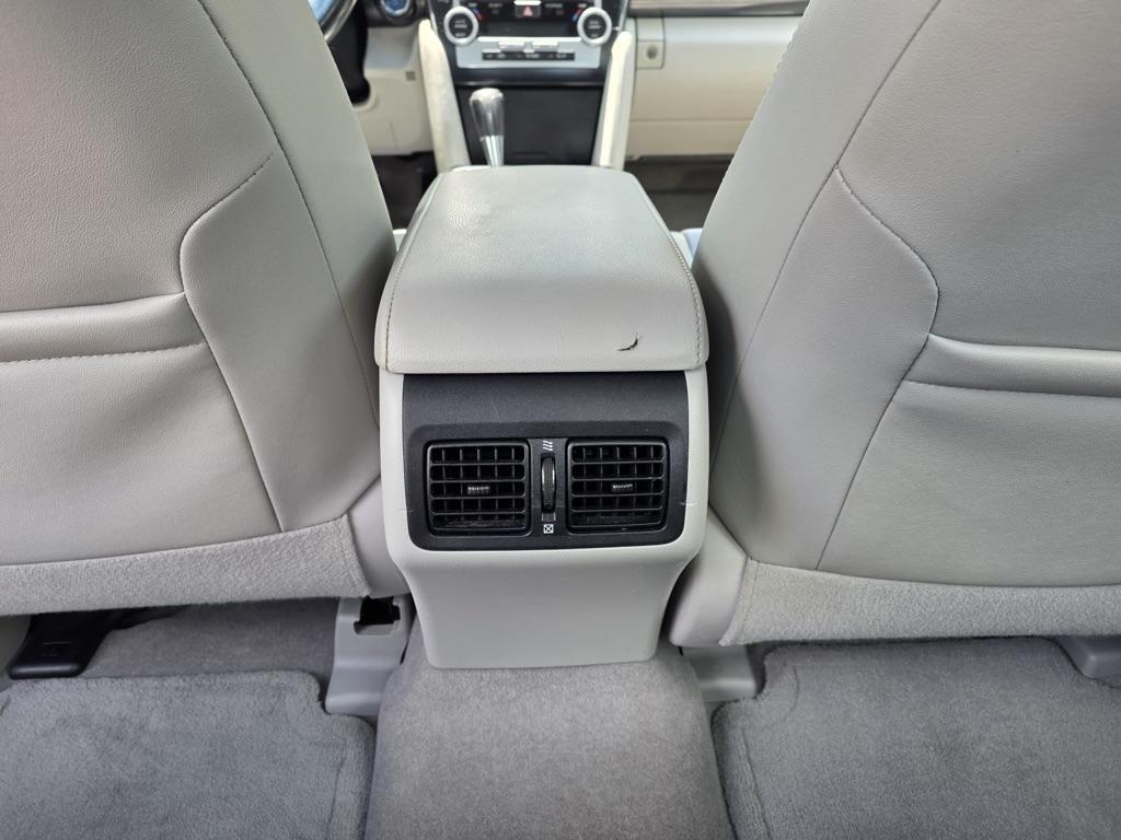 Toyota Camry Hybrid 4dr Sdn XLE (Natl) 2012