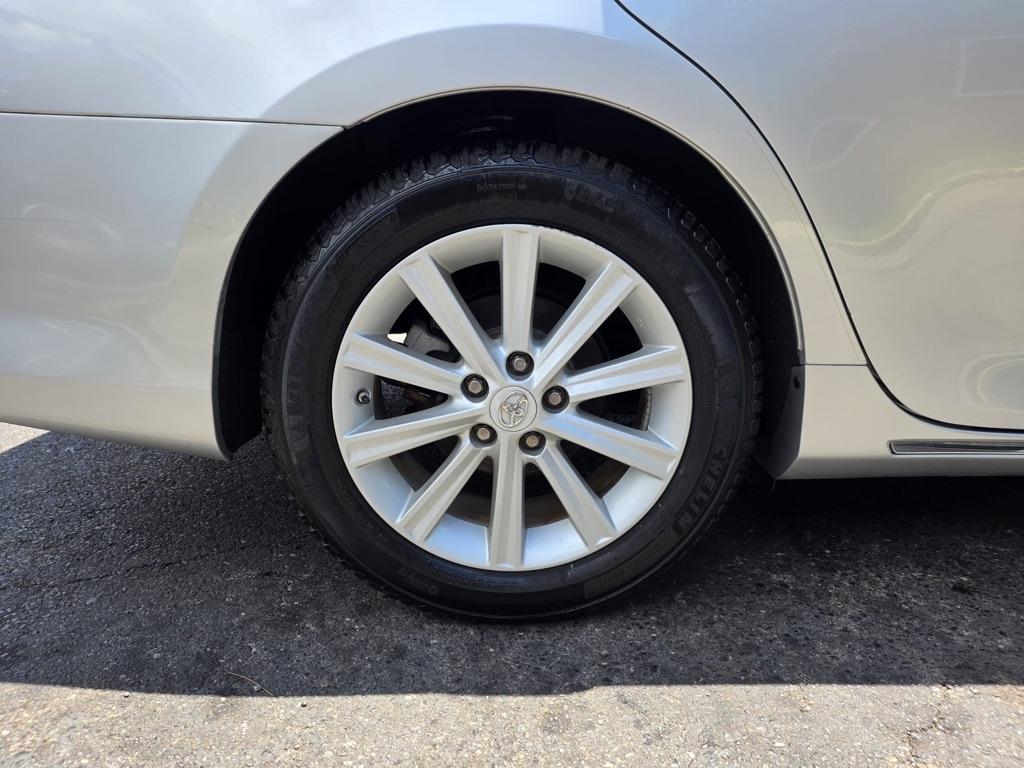 Toyota Camry Hybrid 4dr Sdn XLE (Natl) 2012