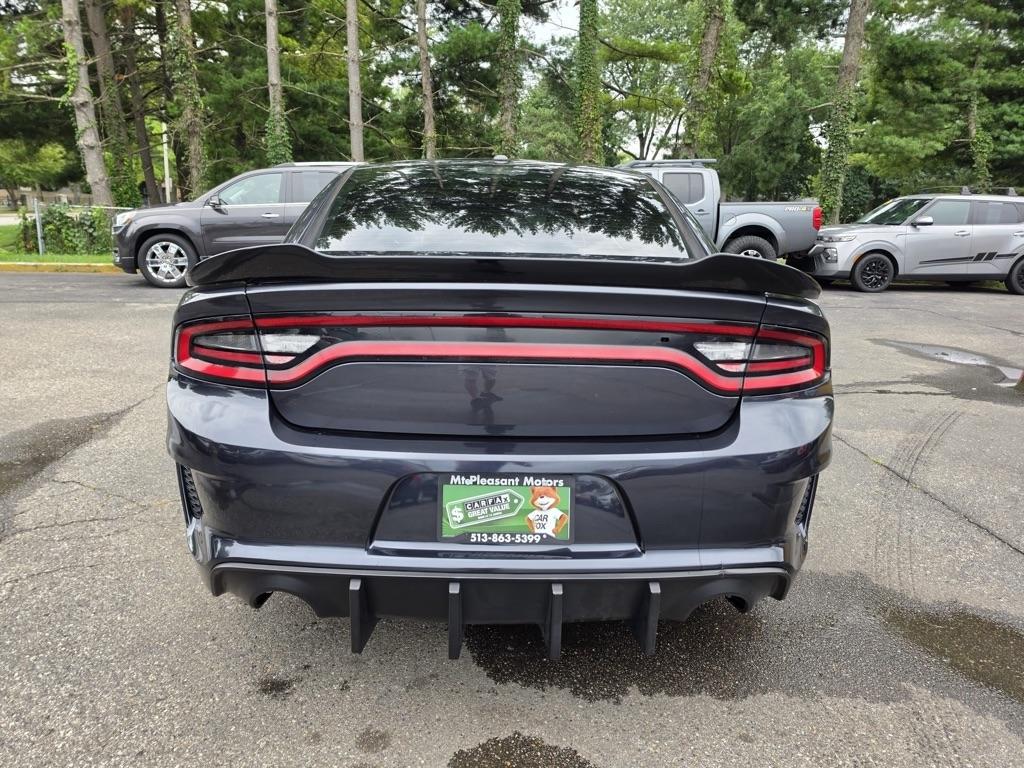Dodge Charger 4dr Sdn SE RWD 2016