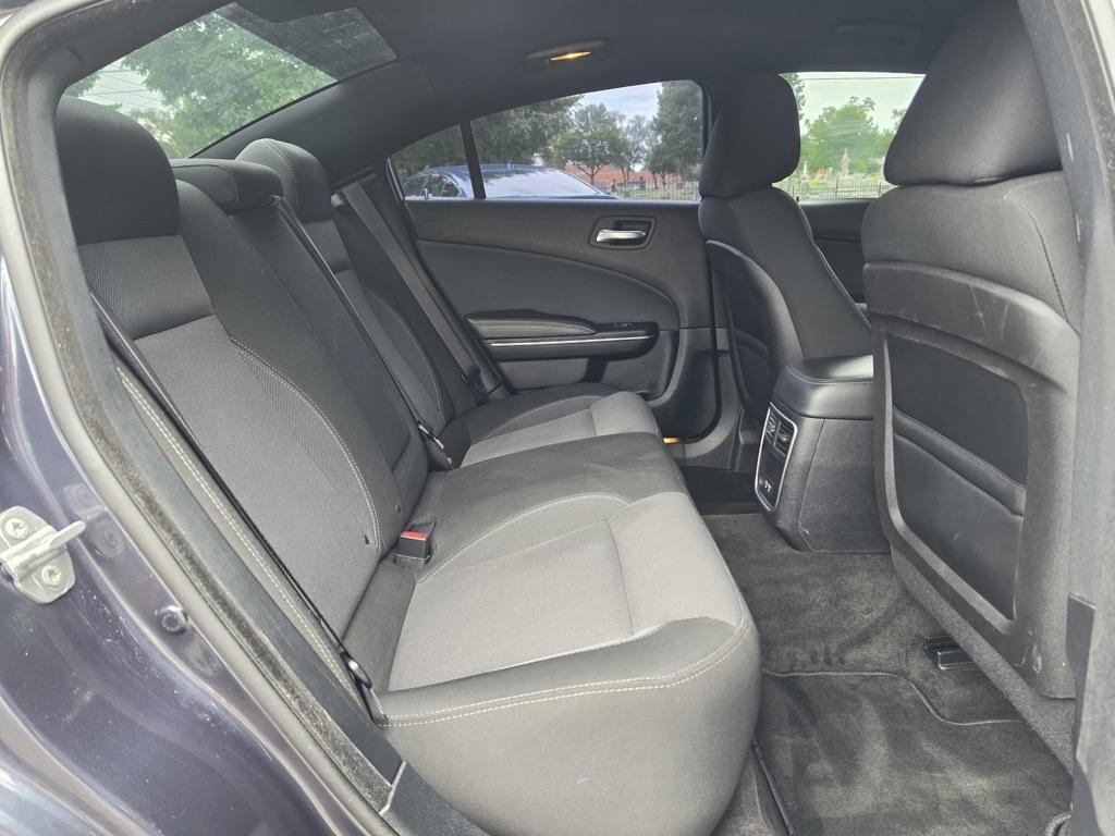 Dodge Charger 4dr Sdn SE RWD 2016